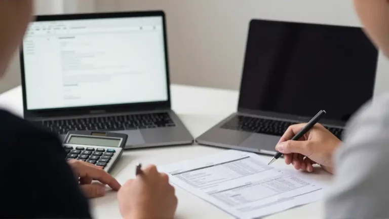 Księgowość online czy biuro rachunkowe – dwa różne modele współpracy